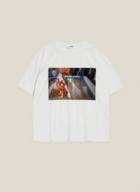 T-shirt blanc Dave Swindells X YMC Ibiza '89 à imprimé pyramide | YMC Homme